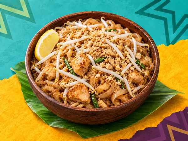 Pad Thaï au poulet de Special Thaï, restaurant thaï halal à La Verrière
